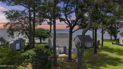 122 Soundside Dr, Hertford, NC 27944