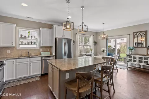 433 Landsdowne Cir, Hampstead, NC 28443 photo 9