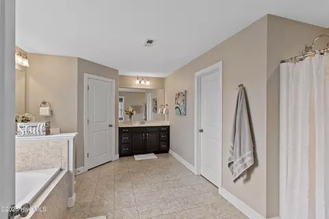 433 Landsdowne Cir, Hampstead, NC 28443 photo 34