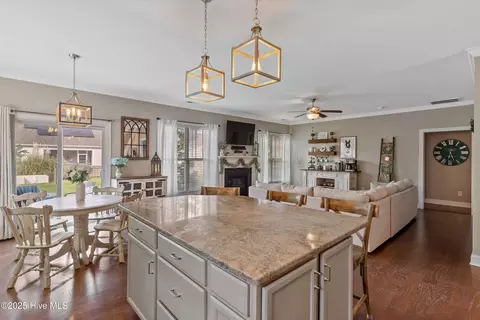 433 Landsdowne Cir, Hampstead, NC 28443 photo 12