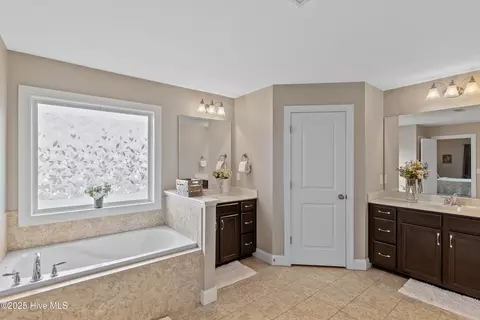 433 Landsdowne Cir, Hampstead, NC 28443 photo 35