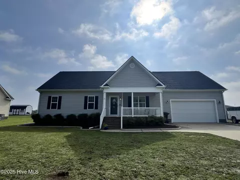 102 Autumn Ridge Dr, Pikeville, NC 27863