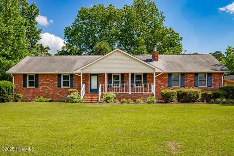 4909 Creekside Dr, New Bern, NC 28562