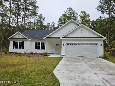 90 NE Drive Dr NW, Calabash, NC 28467