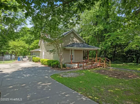 4134 W College St, Ayden, NC 28513
