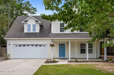 105 E Seabird Ct, Sneads Ferry, NC 28460