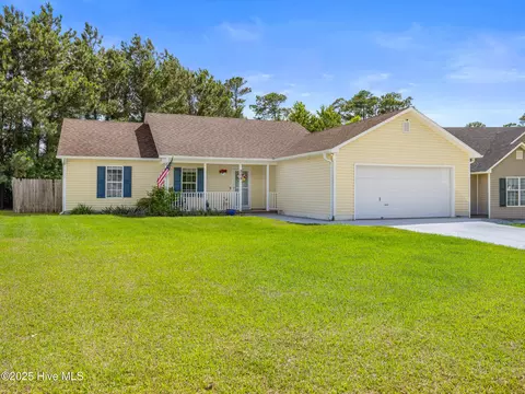 205 N Stephanie Ct, Jacksonville, NC 28540