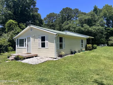 2088 Dawson Cabin Rd, Jacksonville, NC 28540