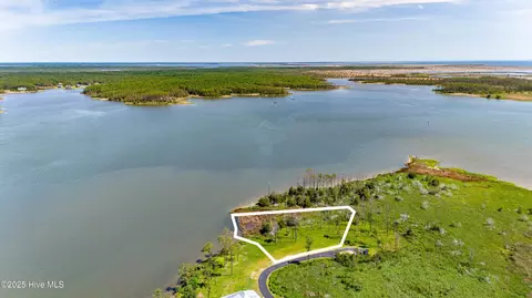 489 Ballast Pt, Oriental, NC 28571