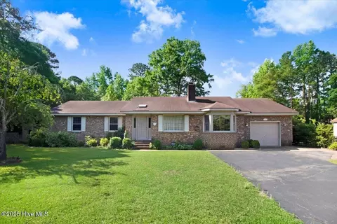 102 Trollingwood Dr, Goldsboro, NC 27534