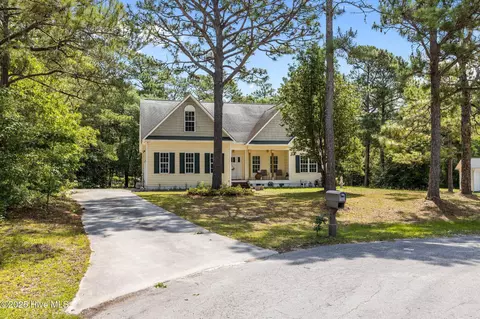 349 Star Hill Dr, Cape Carteret, NC 28584