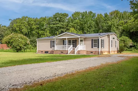 679 Deep Creek Rd, Hertford, NC 27944
