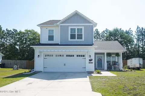 215 Chestwood Dr, Hubert, NC 28539