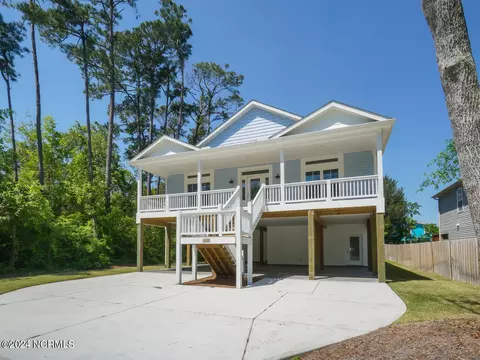 335 NE 41st St, Oak Island, NC 28465