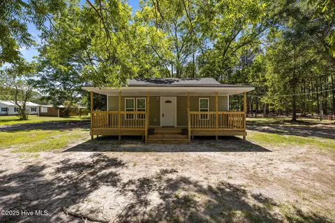 10378 Neuse Rd, Grantsboro, NC 28529