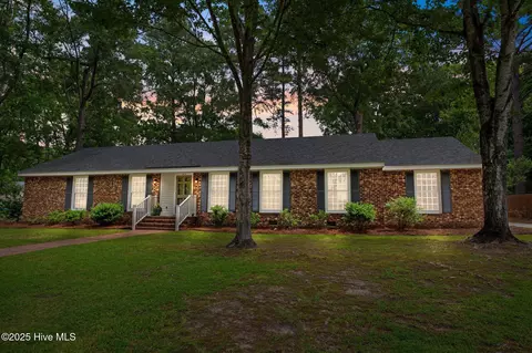 1411 Captains Rd, Tarboro, NC 27886