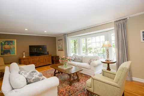 Living - 7 Saddle Pl, Pinehurst, NC 28374 photo 1 of 3