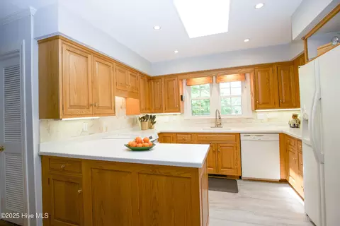 Kitchen - 7 Saddle Pl, Pinehurst, NC 28374 photo 1 of 6