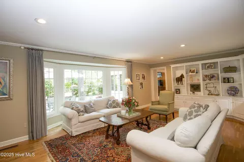 Living - 7 Saddle Pl, Pinehurst, NC 28374 photo 2 of 3