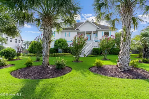 8320 Lakeview Dr, Wilmington, NC 28412