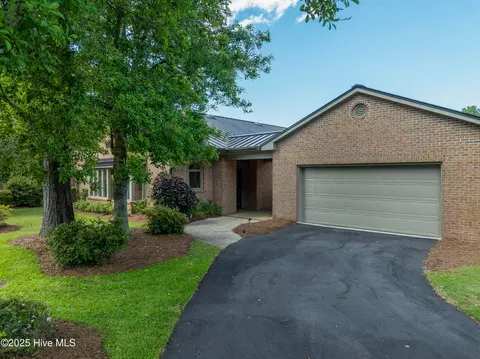 1714 Signature Pl, Wilmington, NC 28405