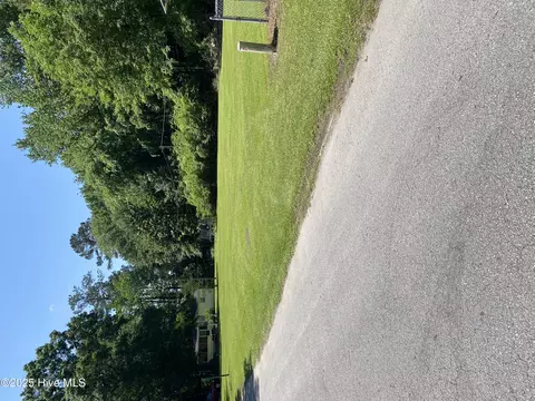 198 Hussey St, Comfort, NC 28522