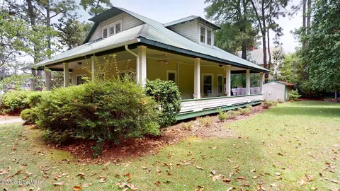 305 E New Hampshire Ave, Southern Pines, NC 28387