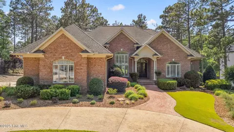 227 National Dr, Pinehurst, NC 28374