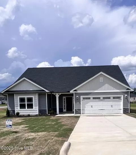5022 Holly Hill Ct, Battleboro, NC 27809