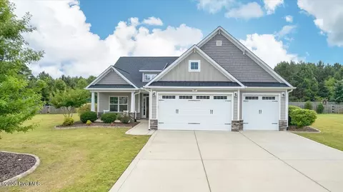 267 Brightleaf Dr, Whispering Pines, NC 28327