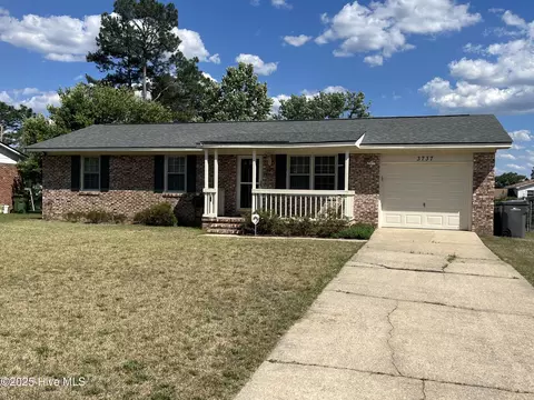 3737 Colonial Cv, Hope Mills, NC 28348