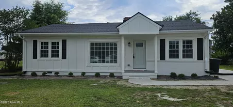 107 Carolina Ave, Clinton, NC 28328