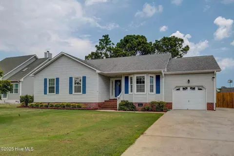 508 N Green Meadows Dr, Wilmington, NC 28405