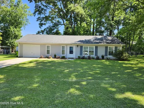 1108 Plymouth Dr, New Bern, NC 28562