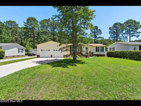 975 Waterview Ln, Calabash, NC 28467