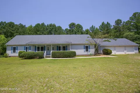 424 Bingham St, Carthage, NC 28327