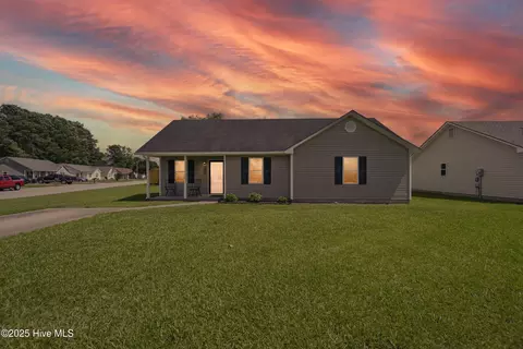 100 Blue Bonnet St, Elizabeth City, NC 27909