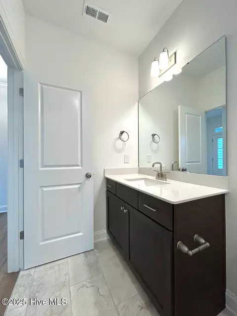 Bath - 802 Tupelo Tree Dr, Hubert, NC 28539 photo 2 of 10