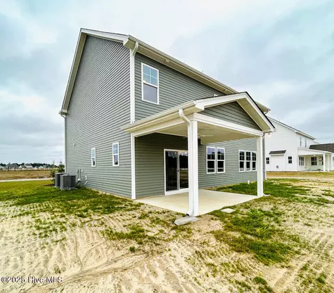 Exterior - 802 Tupelo Tree Dr, Hubert, NC 28539 photo 5 of 7