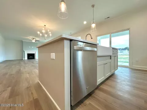 Kitchen - 802 Tupelo Tree Dr, Hubert, NC 28539 photo 5 of 7