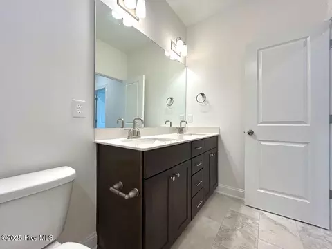 Bath - 802 Tupelo Tree Dr, Hubert, NC 28539 photo 4 of 10