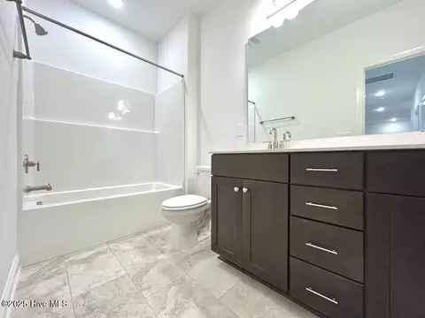 Bath - 802 Tupelo Tree Dr, Hubert, NC 28539 photo 3 of 10