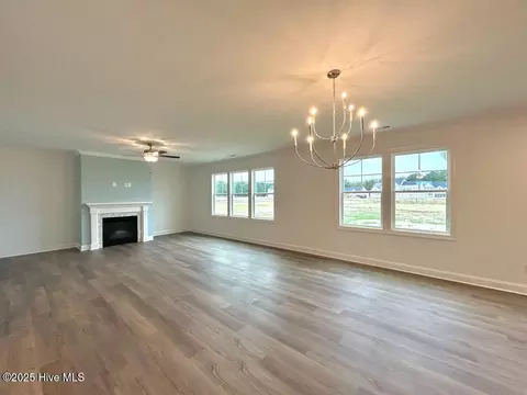 Living - 802 Tupelo Tree Dr, Hubert, NC 28539 photo 2 of 7