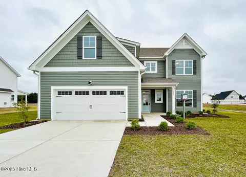 802 Tupelo Tree Dr, Hubert, NC 28539