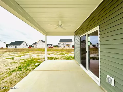 Exterior - 802 Tupelo Tree Dr, Hubert, NC 28539 photo 6 of 7