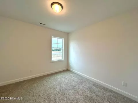 Bedroom - 802 Tupelo Tree Dr, Hubert, NC 28539 photo 12 of 17