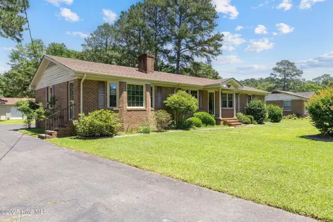 263 La Grange Rd, La Grange, NC 28551