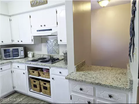 Kitchen - 25 Quarterdeck, New Bern, NC 28562 photo 2 of 4