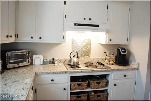 Kitchen - 25 Quarterdeck, New Bern, NC 28562 photo 4 of 4