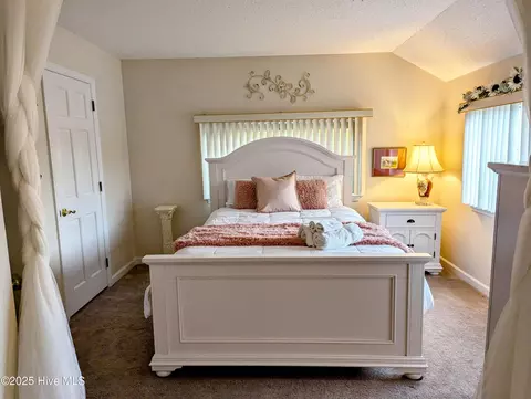 Bedroom - 25 Quarterdeck, New Bern, NC 28562 photo 5 of 5